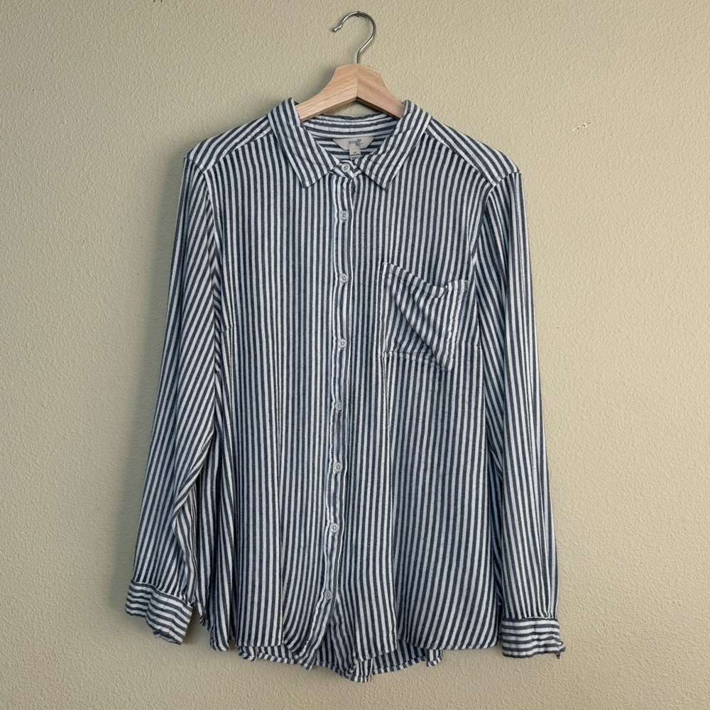 Terra & Sky shirt women 1X long sleeve button down collared striped shirt grey
